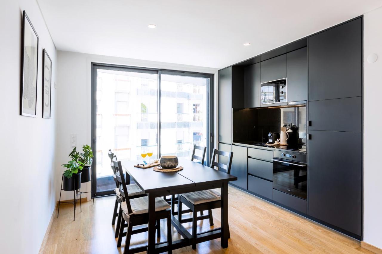 Camoes Downtown With Parking Apartment Porto Exterior photo